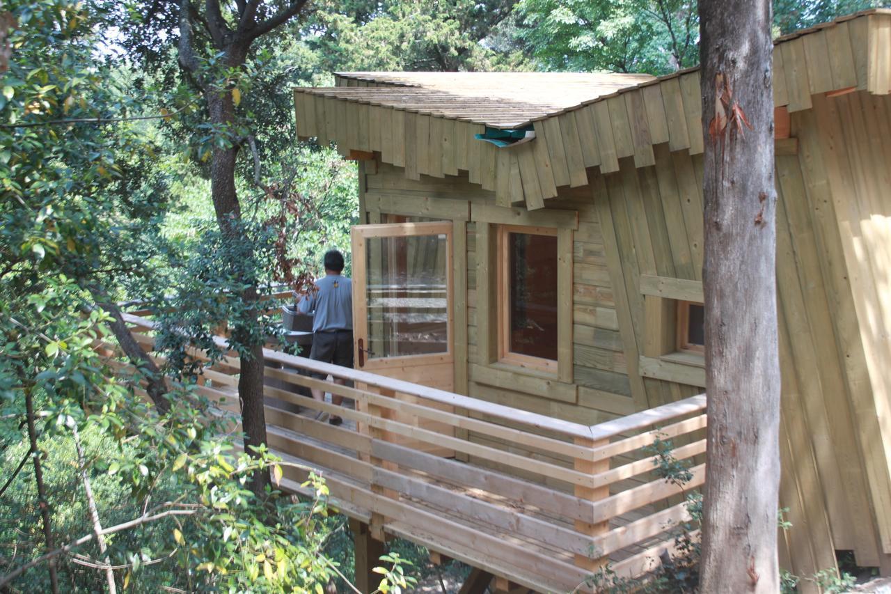 Les Cabanes Dans Les Bois Logis Hotel Villedubert Cameră foto