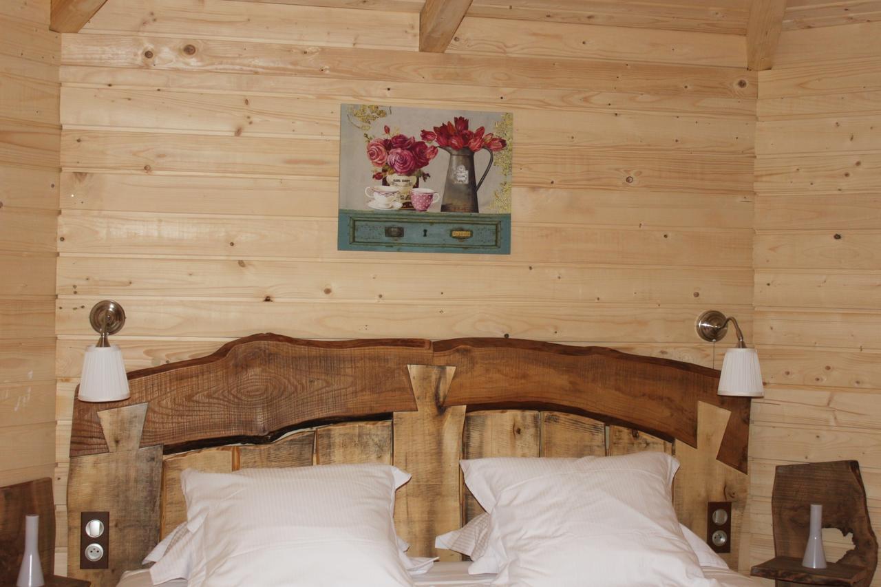 Les Cabanes Dans Les Bois Logis Hotel Villedubert Cameră foto